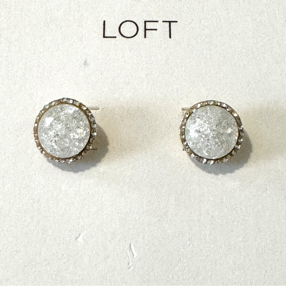 Shimmery round, white earrings